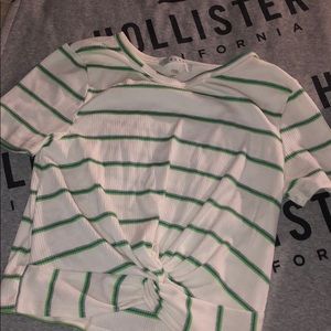 GAZE striped tied crop top 💚 🤍